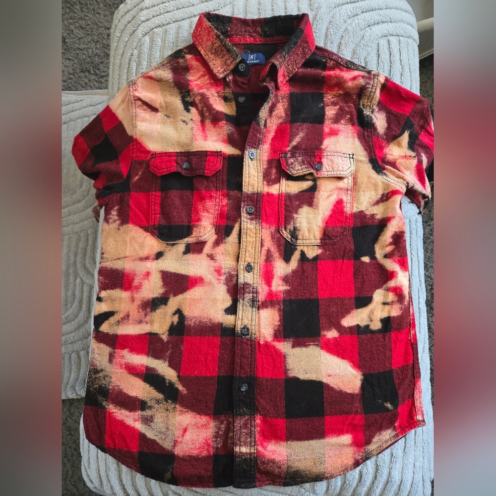 Bleached Out Red and Black Plaid Flannel Shirt Women's Size Medium Like New - Picture 2 of 3